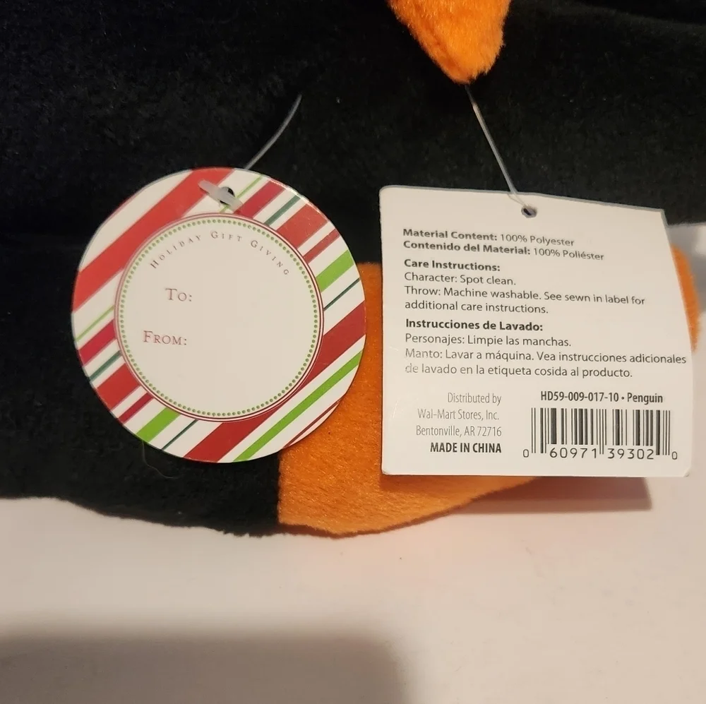 12” Holiday Christmas Penguin Character Hug without Throw Blanket with tags